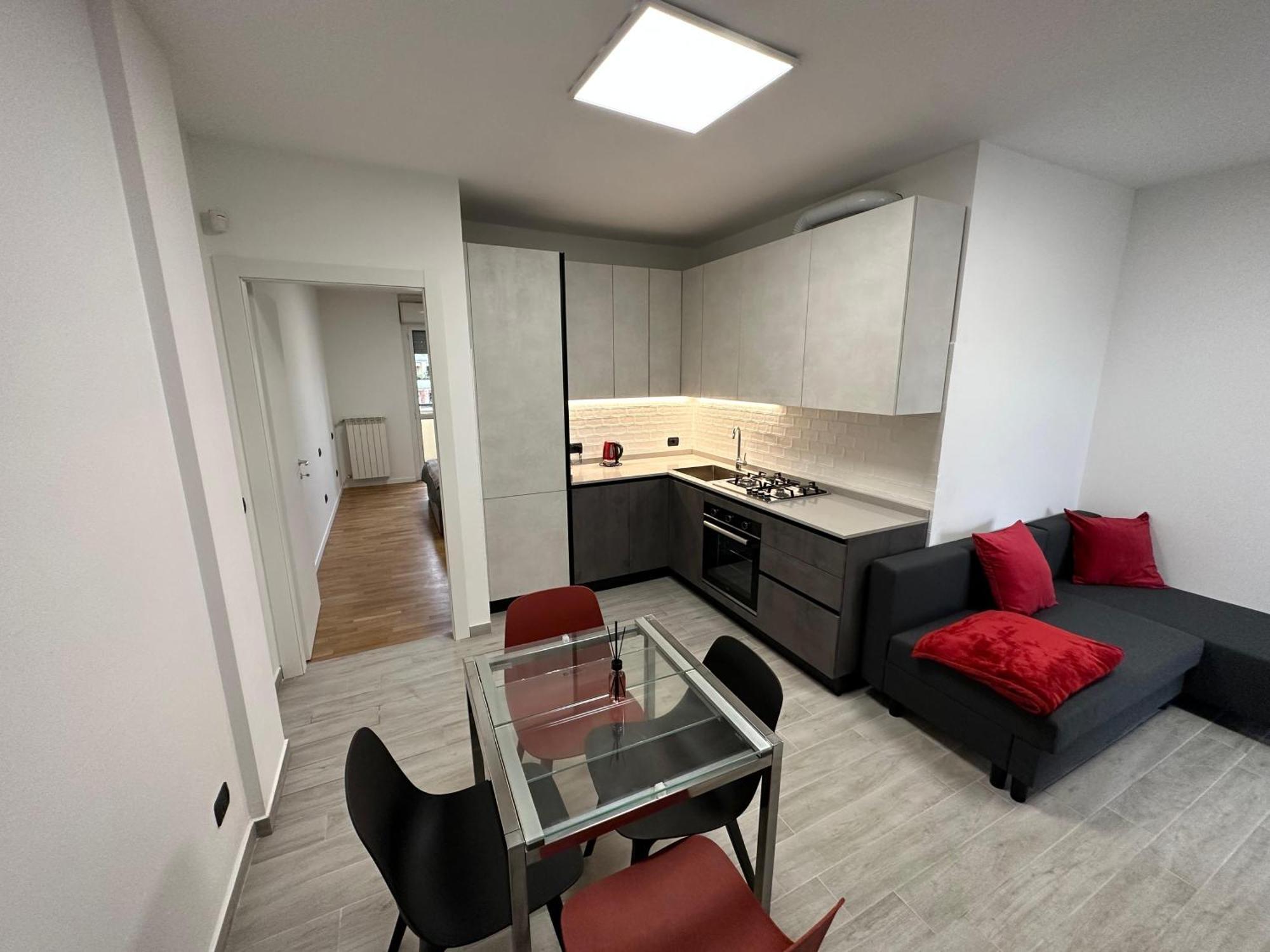 Deluxe Comfortable Suite With Balcony Downtown Castellanza Exterior foto