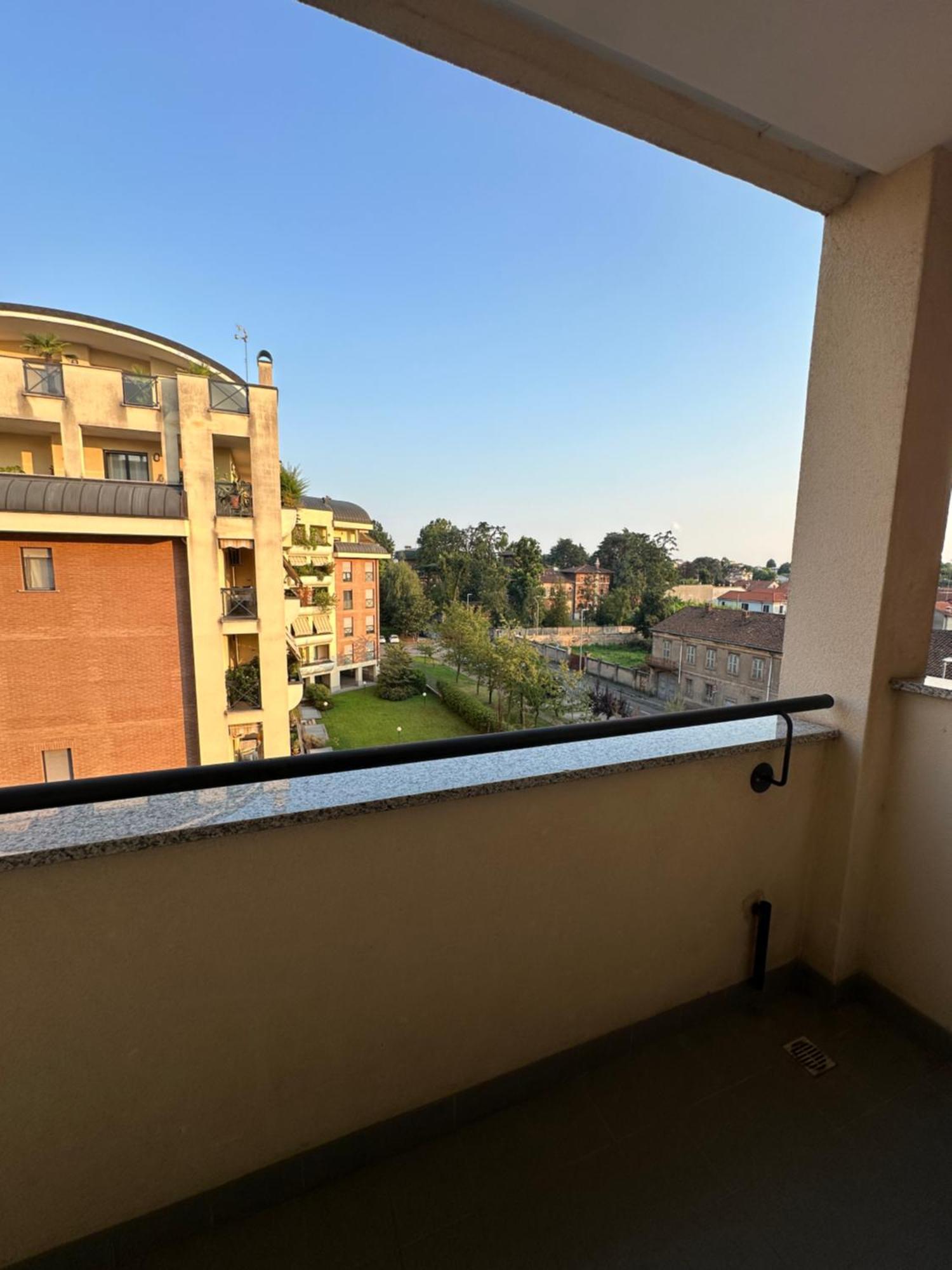 Deluxe Comfortable Suite With Balcony Downtown Castellanza Exterior foto