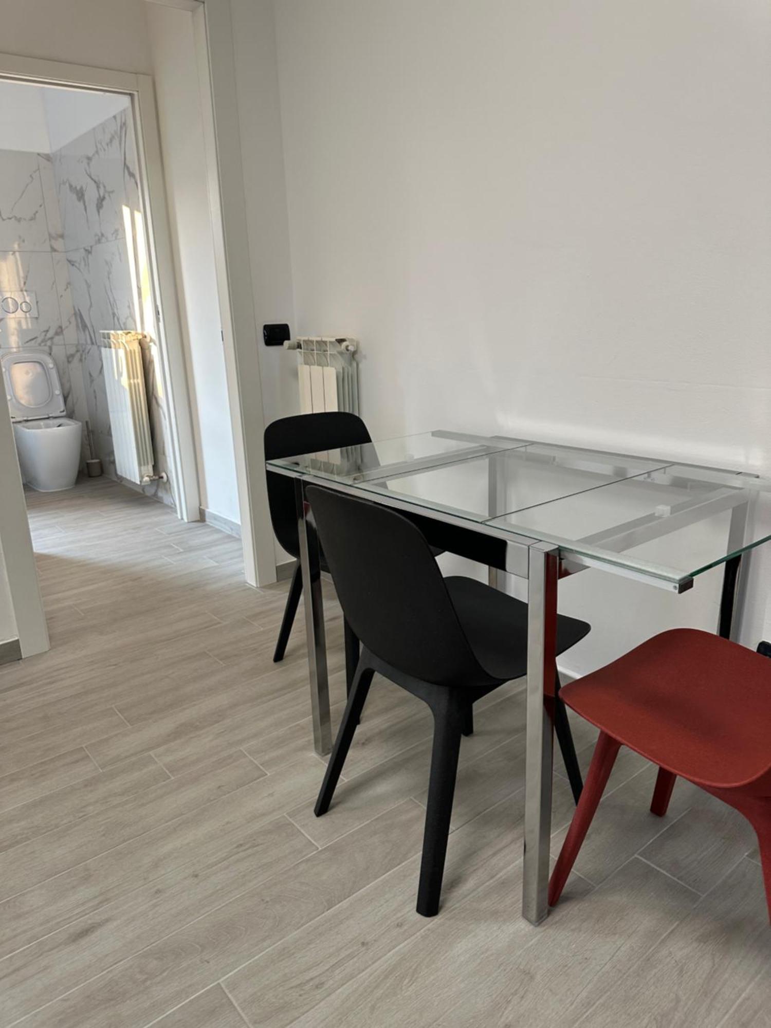 Deluxe Comfortable Suite With Balcony Downtown Castellanza Exterior foto